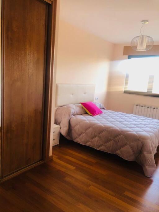 Piso Moderno Apartment Sarria Bagian luar foto