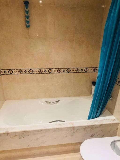 Piso Moderno Apartment Sarria Bagian luar foto