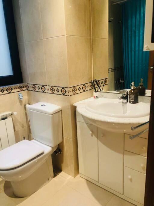 Piso Moderno Apartment Sarria Bagian luar foto